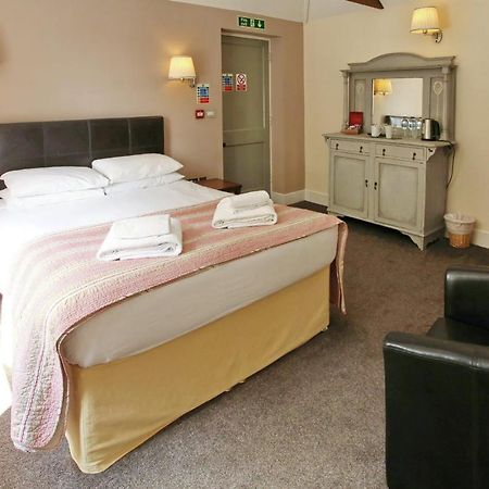 The Barleycorn Hotel Marlborough Eksteriør billede